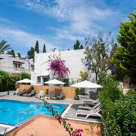Manuela Boutique Hotel 3*