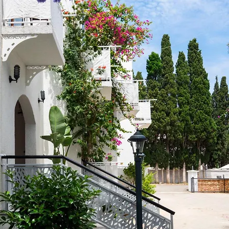 Hotel Manuela Boutique 3*