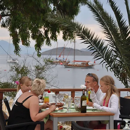 Manuela Boutique Bitez