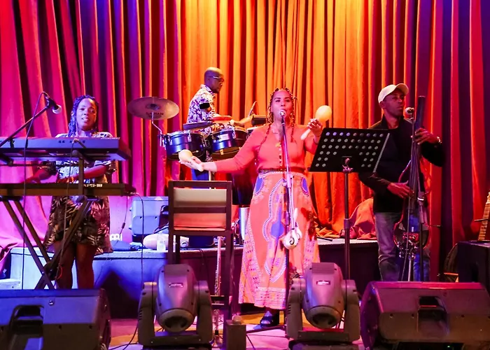 Manuela Boutique 3* Bitez