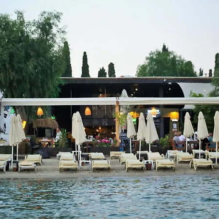 Manuela Boutique 3* Bitez