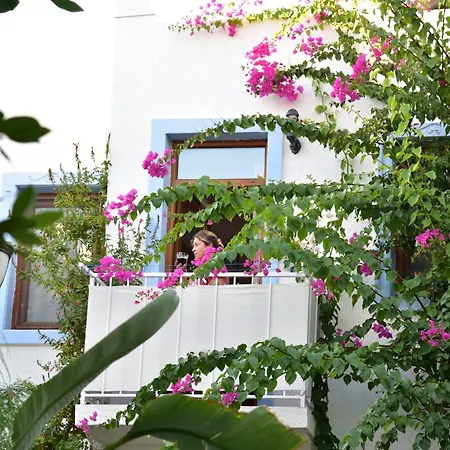 Manuela Boutique 3* Битез