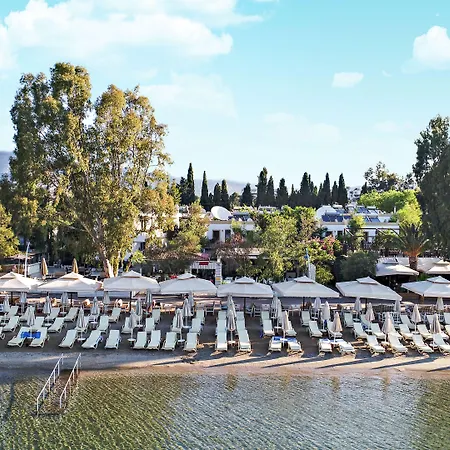 Manuela Boutique Hotel 3*