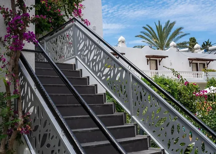 Manuela Boutique Bitez